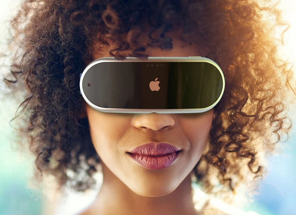 Apple demonstrates mixed reality headset at a secret meeting