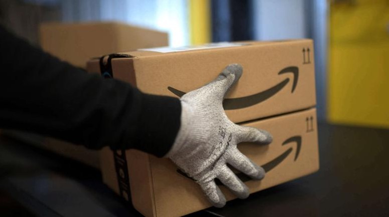 Robots Lay off Thousands of Amazon Employees Because People Are 