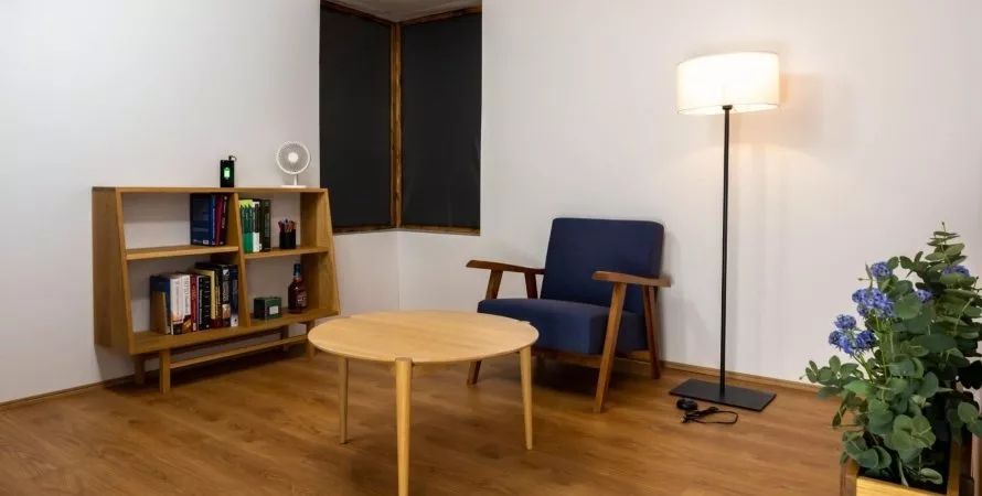 Scientists Built a Wireless “Charging Room” that Powers Devices Safely